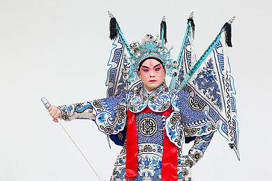 玩家别担心 《艾尔登法环：黄金树幽影》不会淘汰旧武器